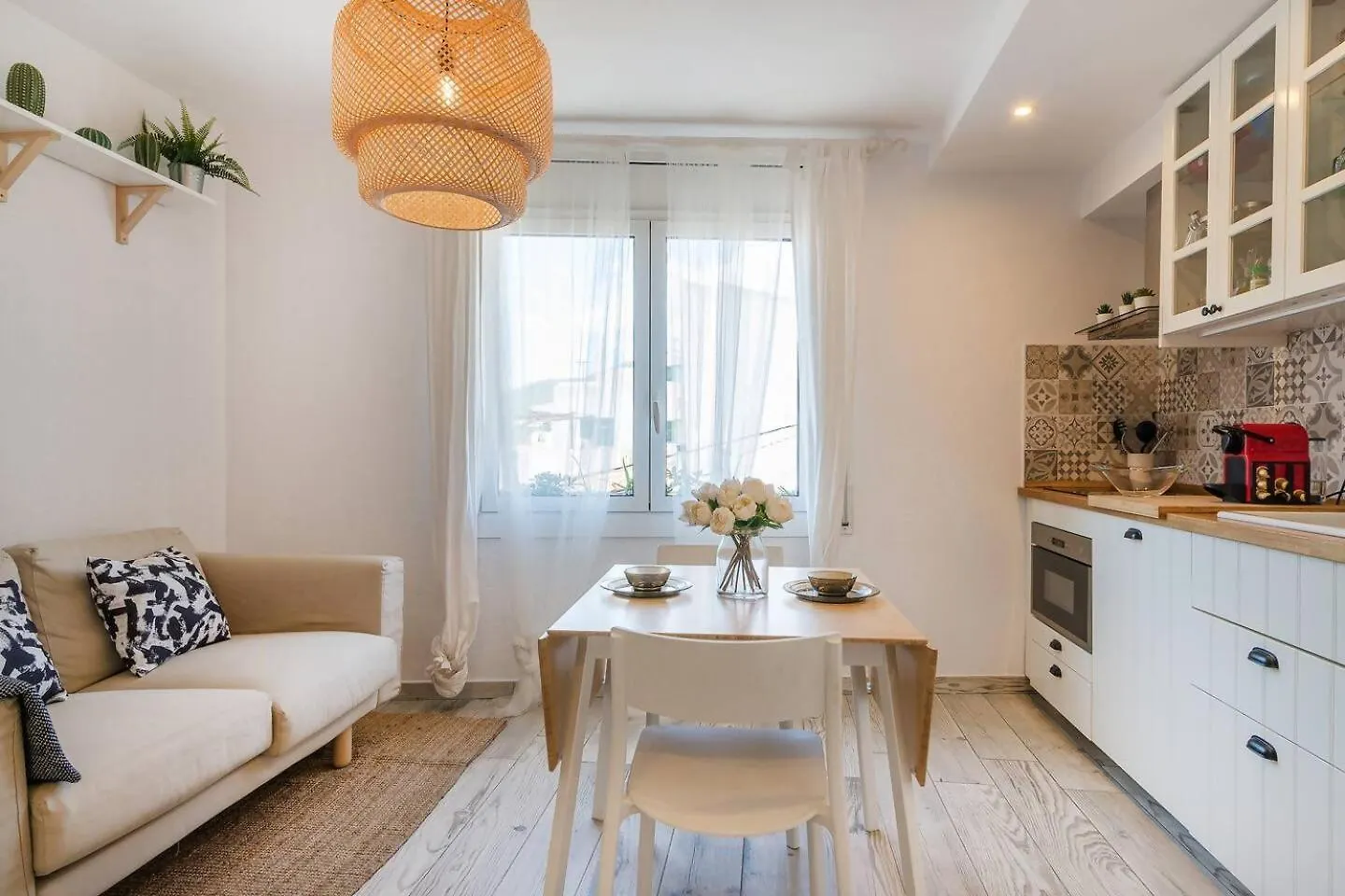 Stunning & Stylish Apartment In Cadaqués