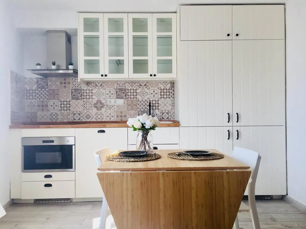 Stunning & Stylish Apartment In Cadaques location