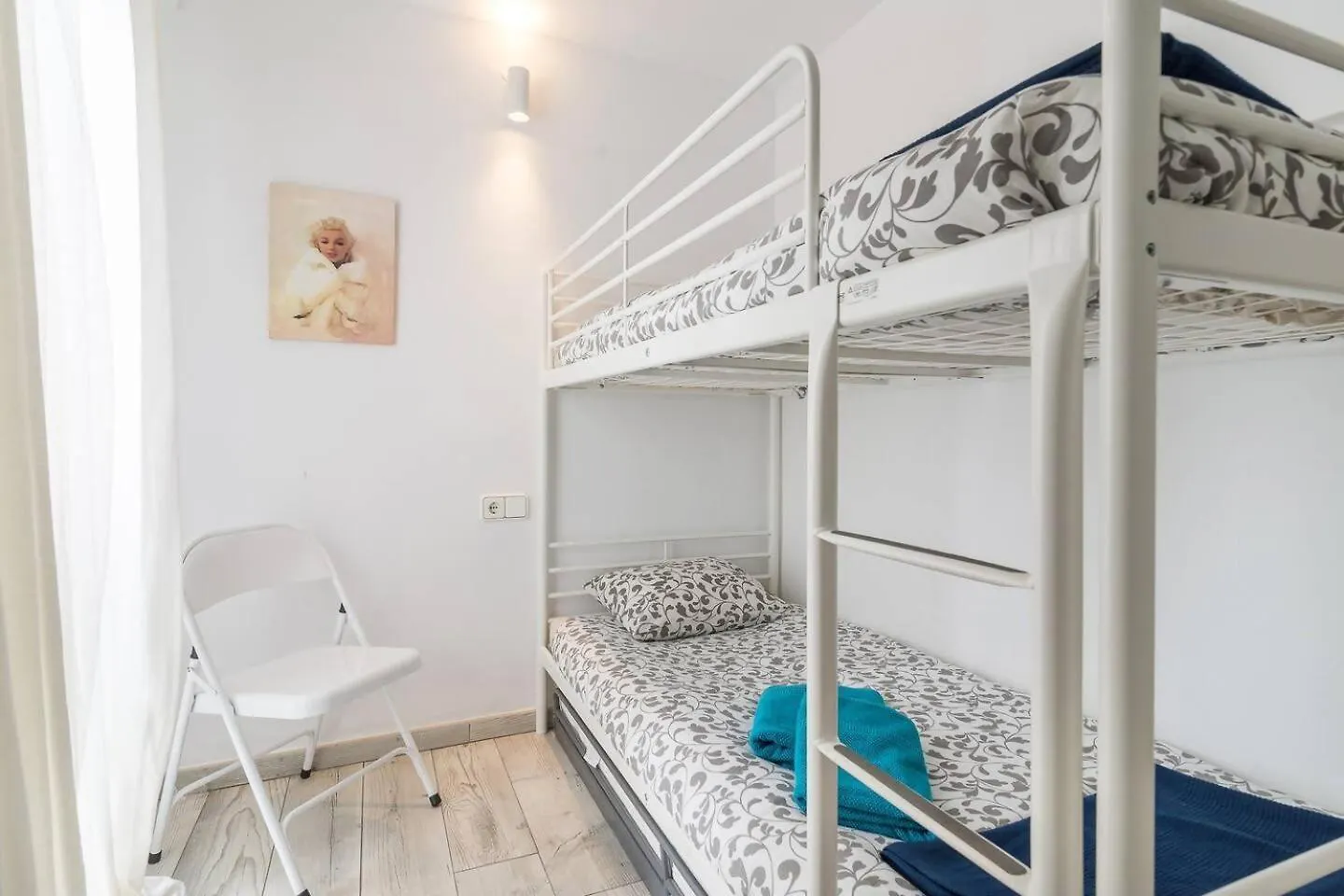 Stunning & Stylish Apartment In Cadaques